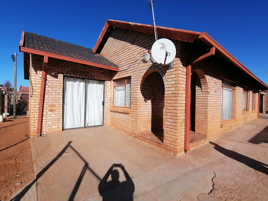 3 Bedroom Property for Sale in Kanana North West